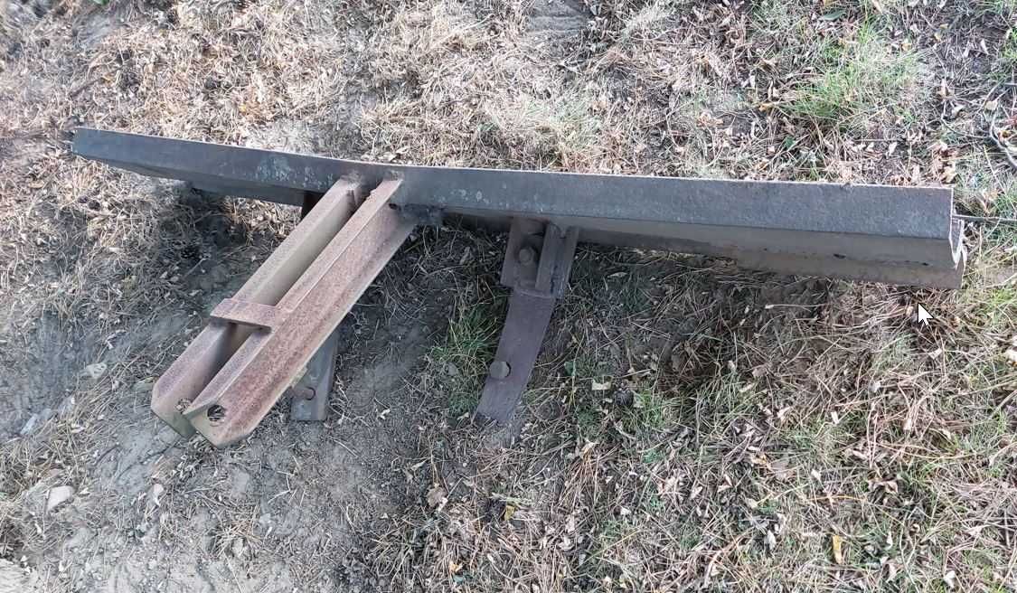 Pług do odśnieżania/równania terenu na belkę do traktora