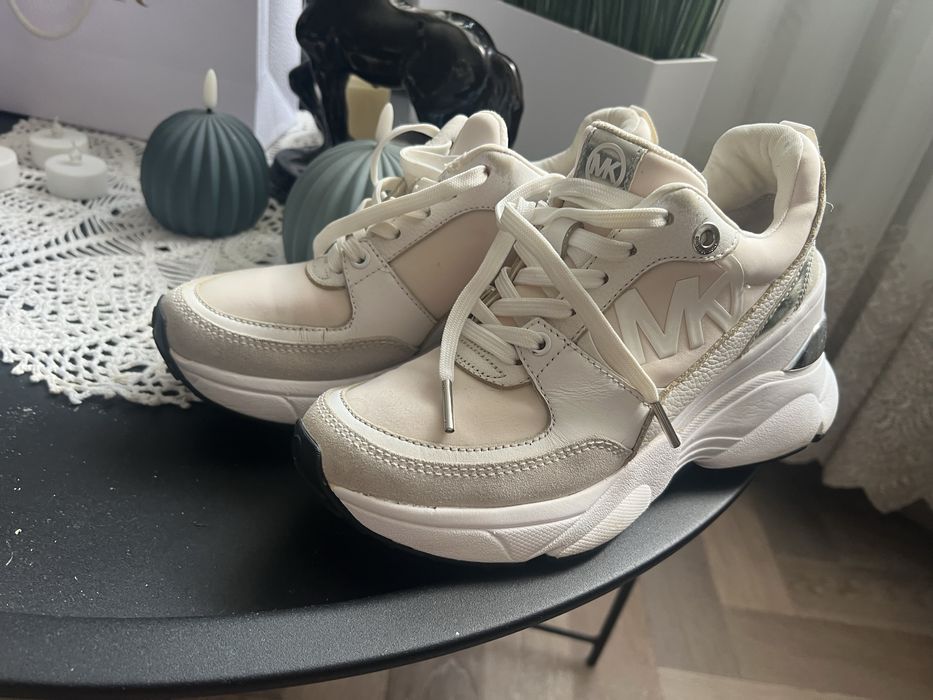 Продам Michael Kors