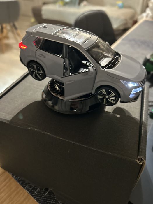 Машинка nissan xrail