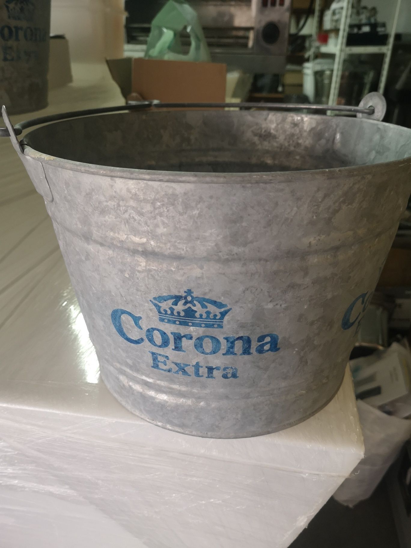 Balde corona em latão