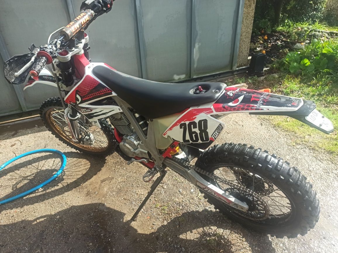 AJP pr4 240cc.enduro 2015