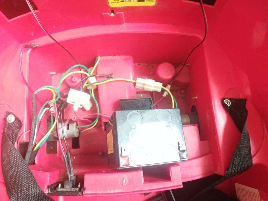 Электромобиль машина электрическая на пульте