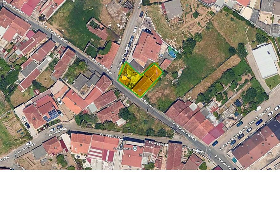 2 Moradias (1 x T4 + 1 T2)  c/ 220 m2 para recuperar