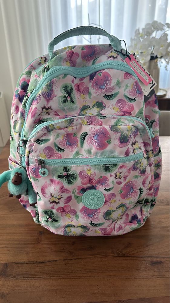 Kit escolar Kipling novo