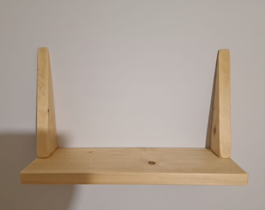 Półka ścienna drewniana