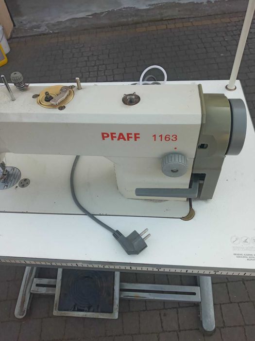 Професійна швейна машинка   
 praff 1163