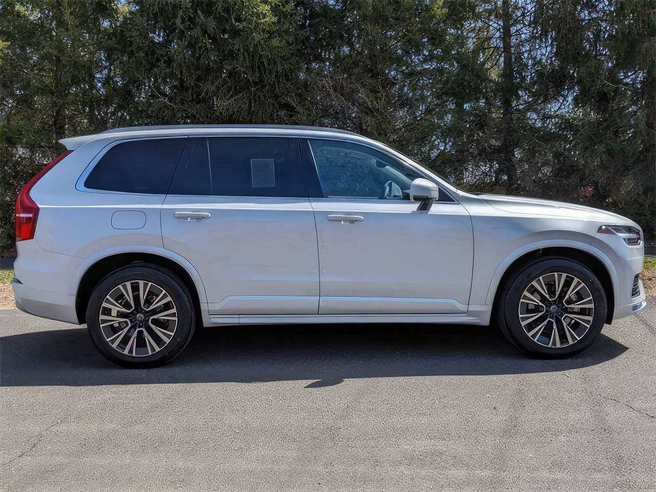 2022 Volvo XC90 T5 Momentum