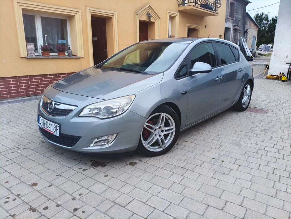 Opel Astra Ładny stan wewnątrz jak i na zewnątrz