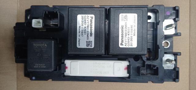 Тойота блок реле 2010+ Toyota PRIUS BATTERY relay JUNCTION box G92Z1-4