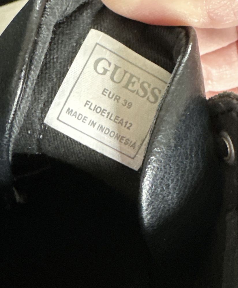 Buty damskie na obcasie koturnie Guess 39 czarne botki