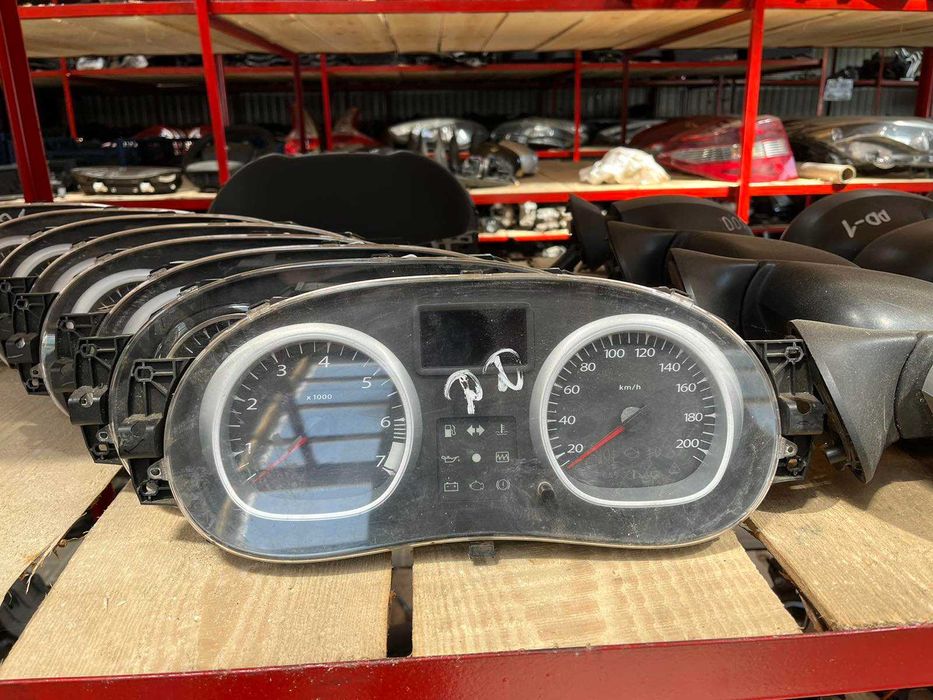 Панель приладів Renault Dacia Duster (2009-2018)