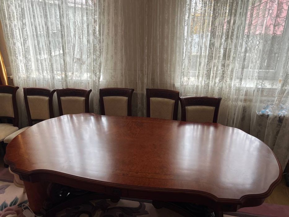 Стол ручной работы для гостиной + стулья