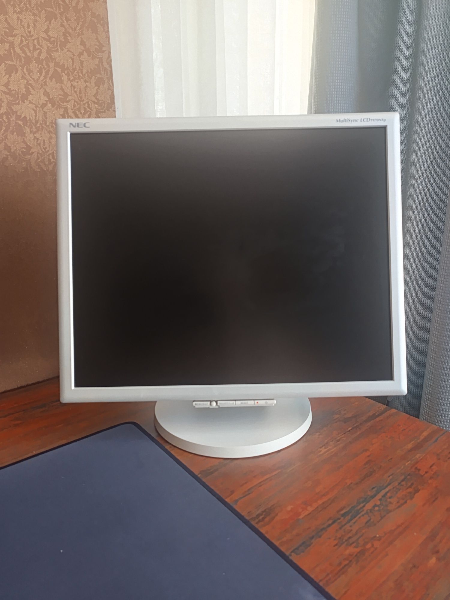 Монитор NEC MultiSync LCD1970NXp (19", DVI/VGA)