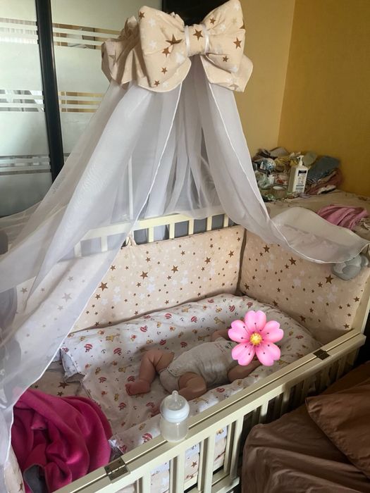 Комплект з бортиків, постільної білизни та балдахіну