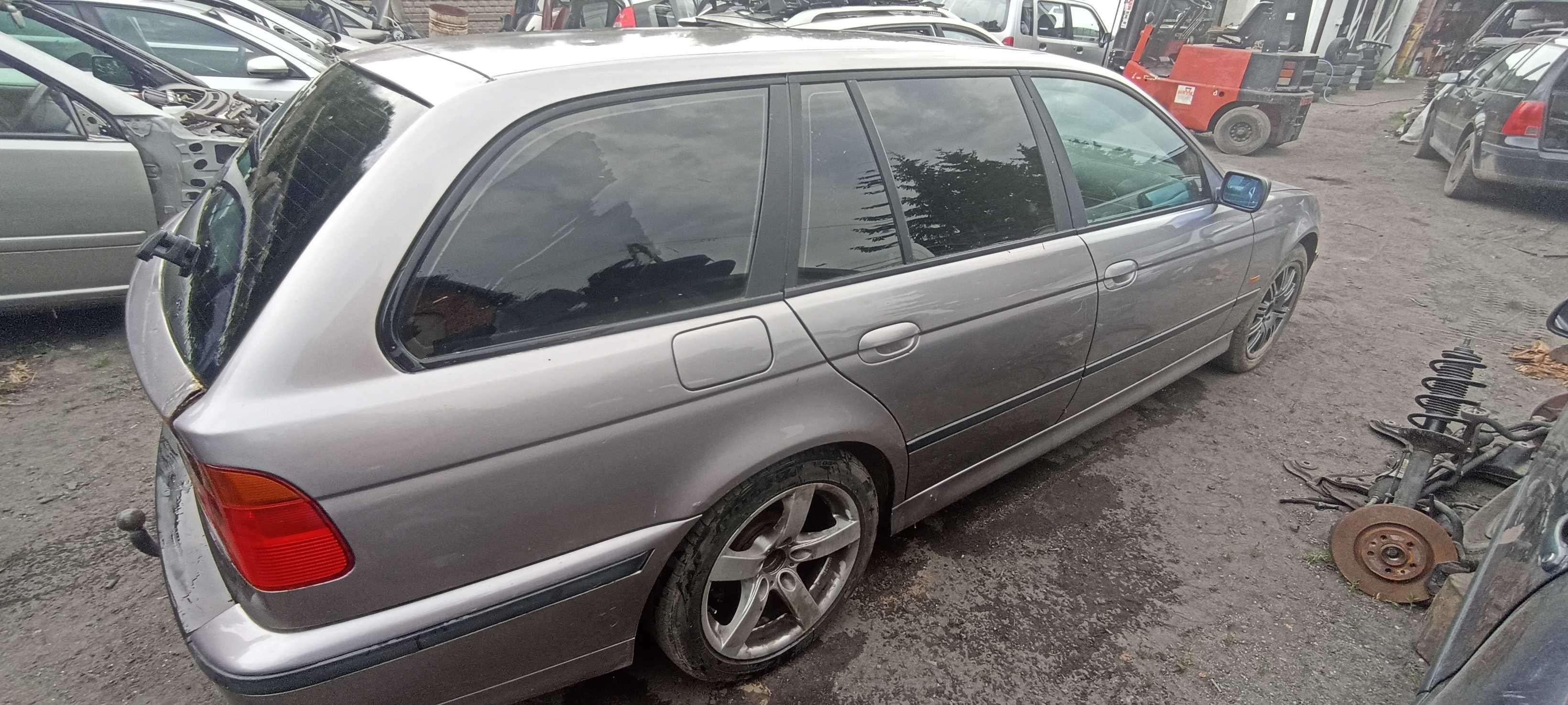 BMW E39 5   2.3  2.5 M52 B25 lak 339/7  TOURING  samochód na części