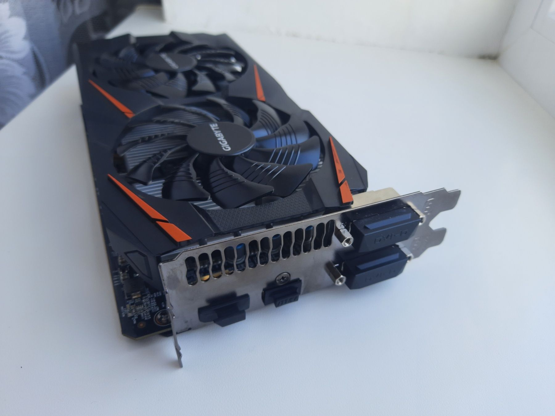 Видеокарта Gigabyte GTX 1060 6G