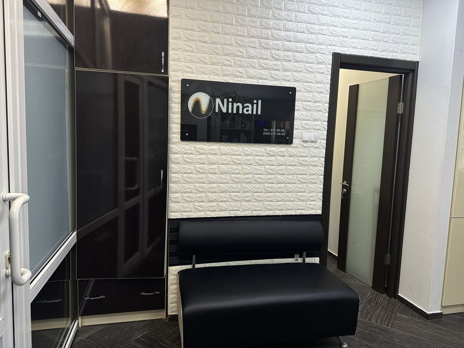 Героїв Дніпра 34, ТРАФІК, ФАСАД, МЕТРО, салон краси в ТЦ