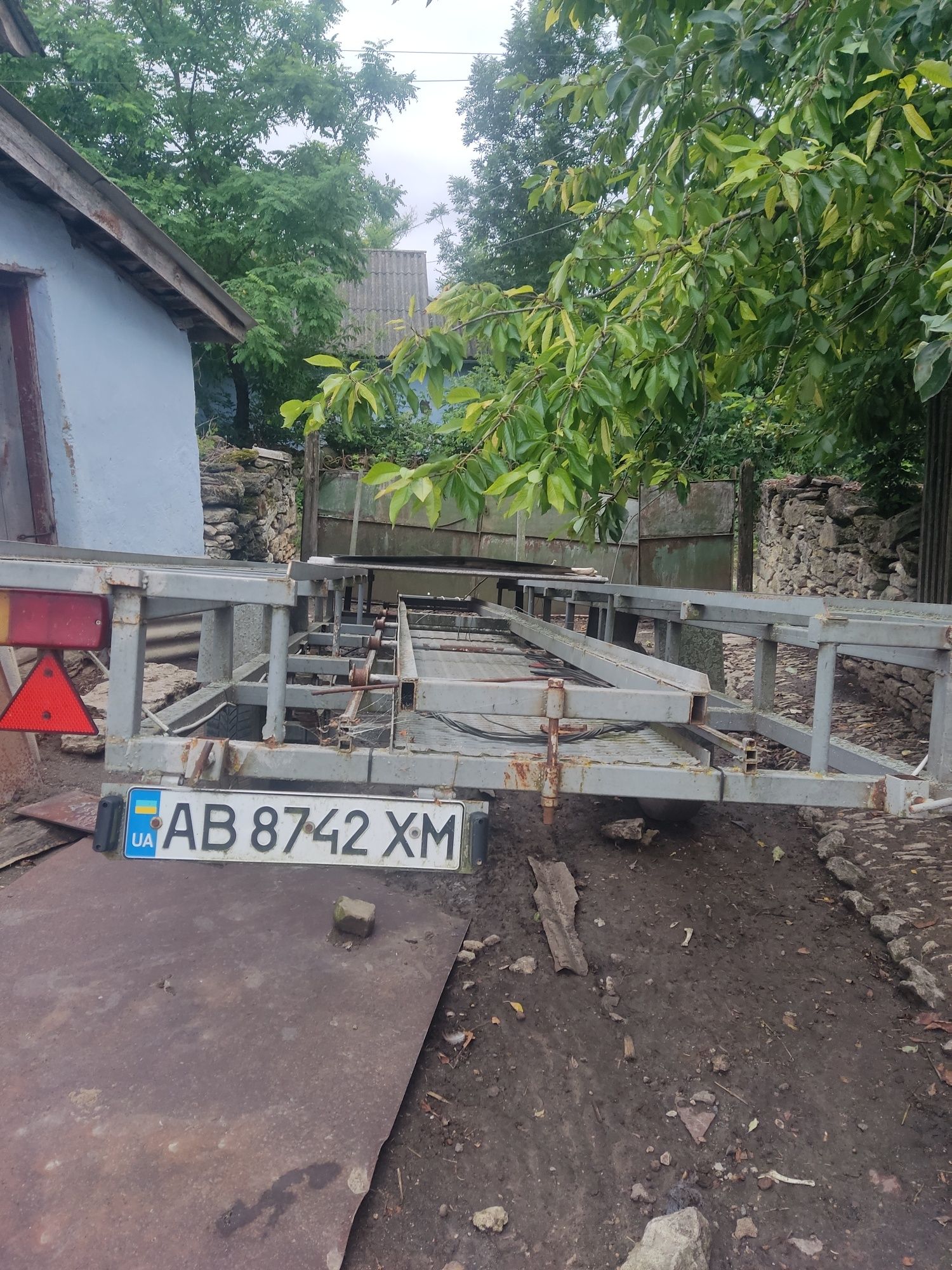 Причіп, бджоловіз
