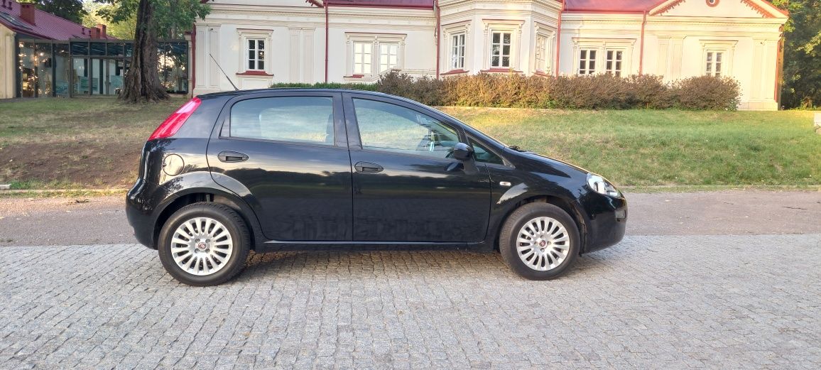 Fiat Punto 2018 przebieg 39400