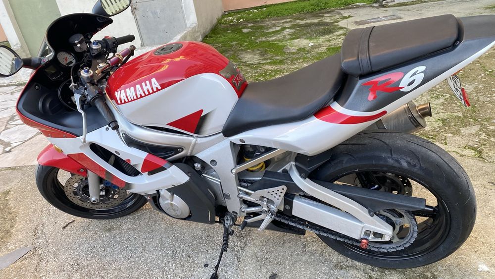 Yamaha YZF R6 (RJ03) de maio 2000
