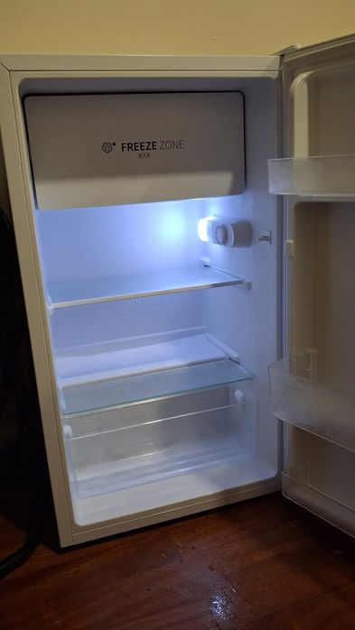 Frigobar EXCELENTE, como novo
