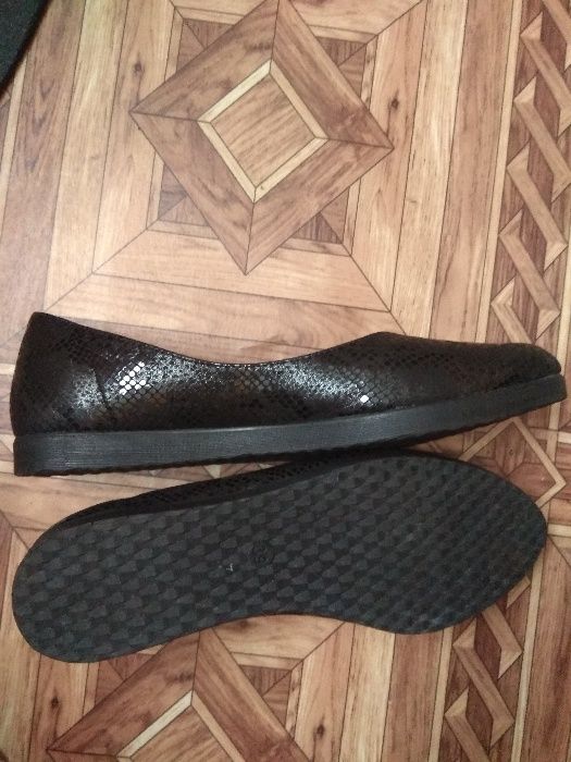 Кожаные туфли, балетки на танкетке