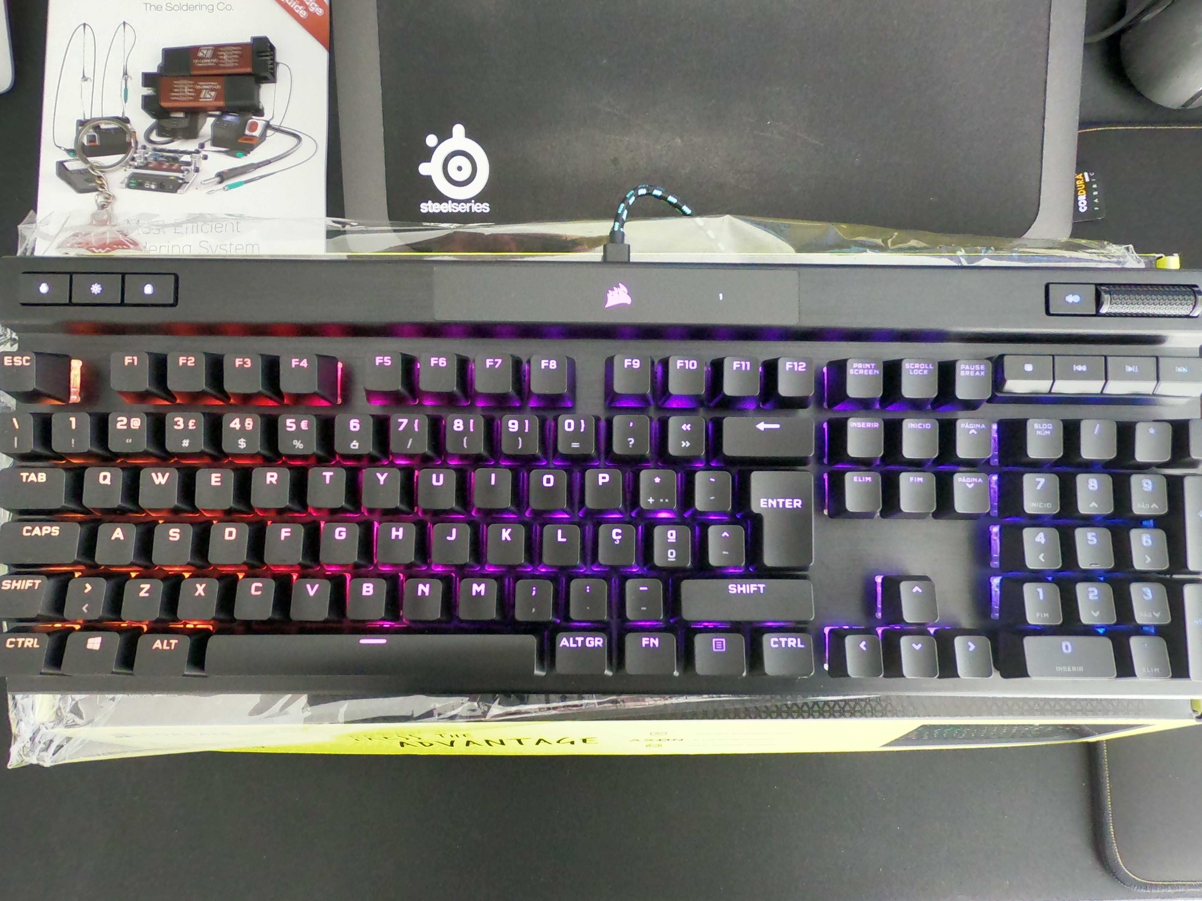 Teclado Corsair Full Size K70 RGB Pro, compativel com iCue