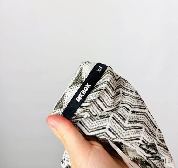 Bluzka boho bez rękawów w geometryczne wzory XS 34 Bik Bok