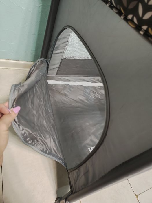 Łóżeczko turystyczne z dodatkowym materacem