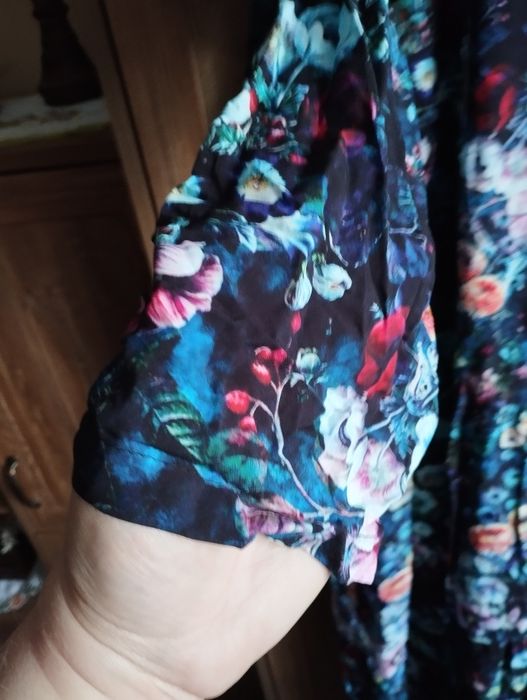 Sukienka elegancka w kwiaty 100% wiskoza