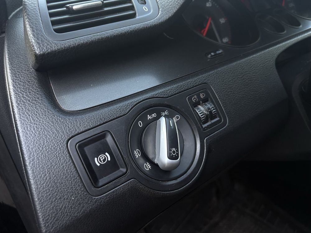 Volkswagen Passat 2.0 автомат