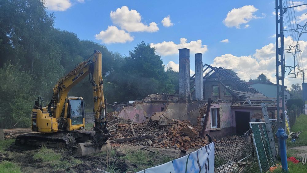 Rozbiórki wyburzenia prace ziemne usługi koparką gąsienicową budowa