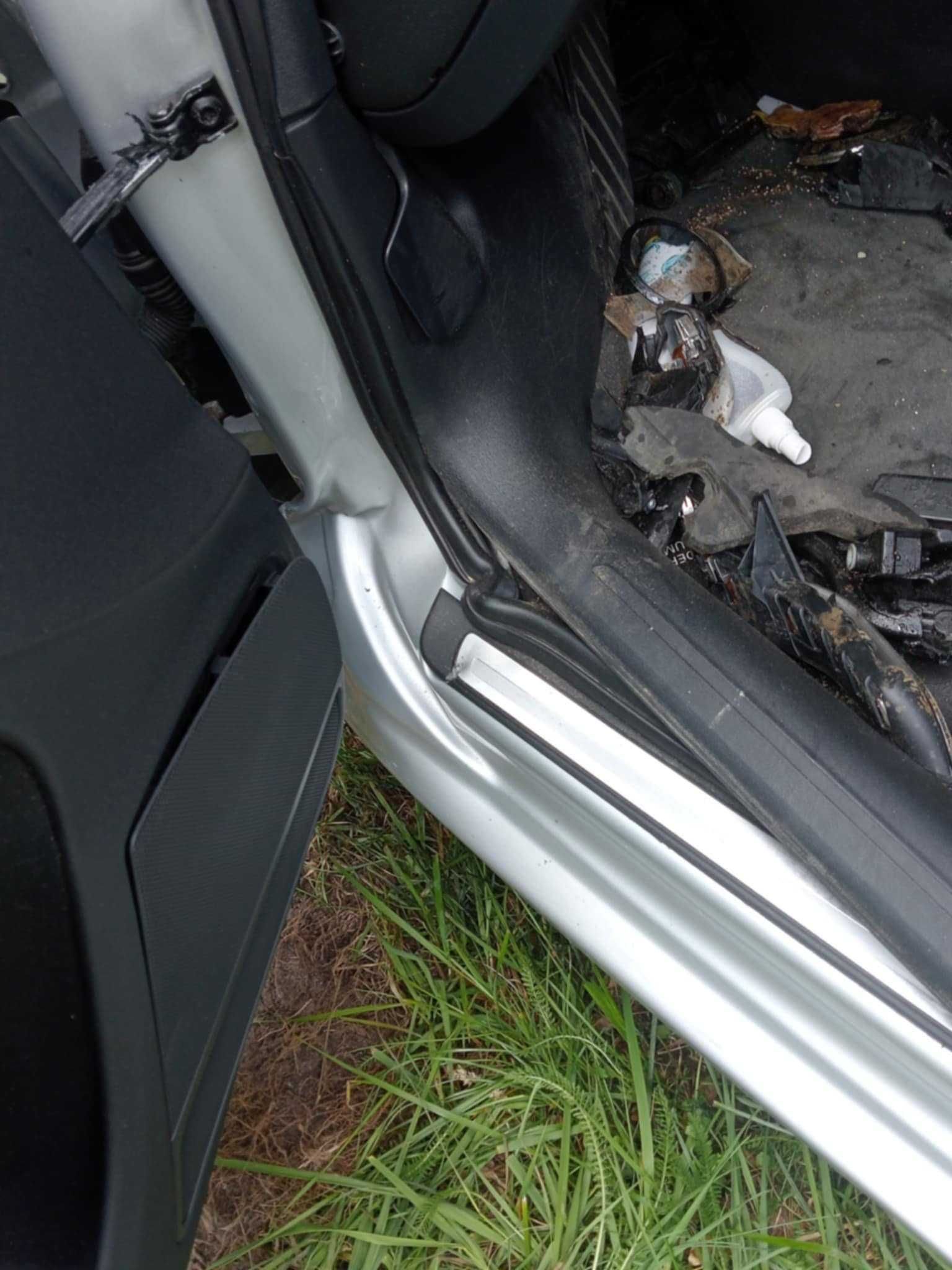 AUDI A4B8 AVANT 143KM uszkodzony lewy przód