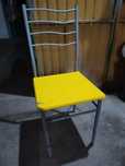 Mesa e cadeiras em ferro