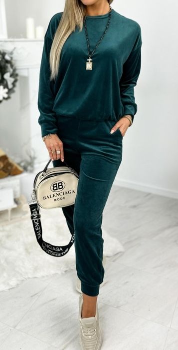 Komplet dresowy welurowy