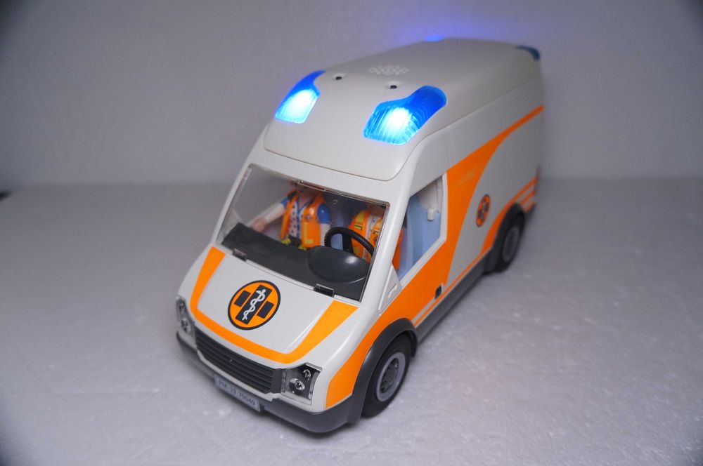 Playmobil 932 Pogotowie Karetka Ambulans NOWY model Światło i Dźwięki