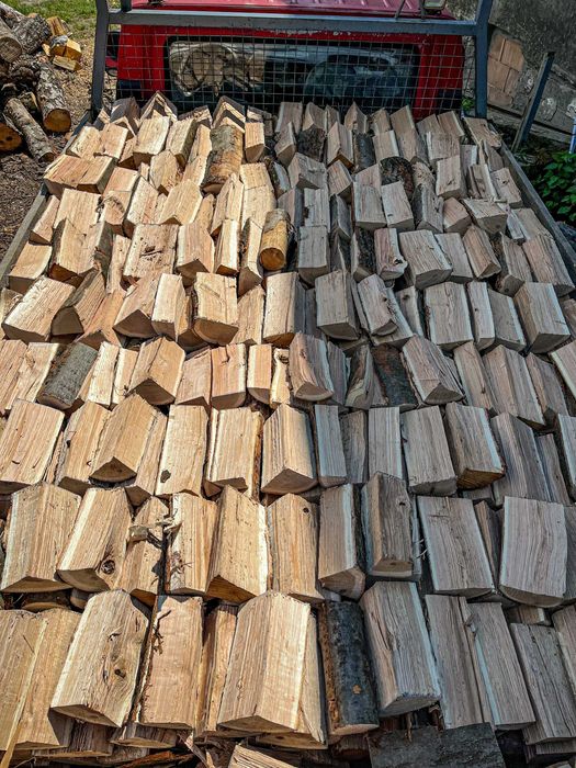 Sezonowane drewno kominkowe i opałowe