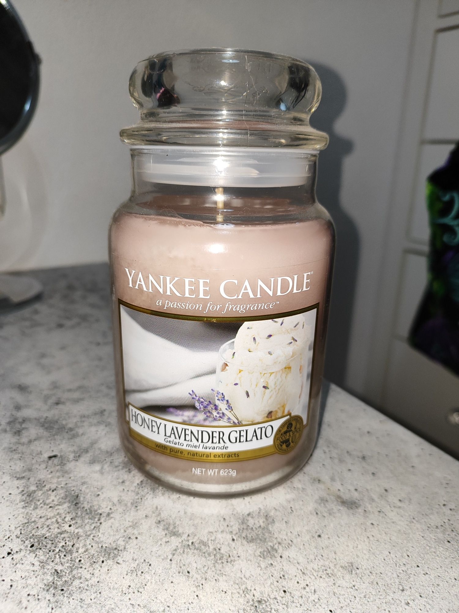 Unikat Yankee Candle duża świeca o zapachu Honey Lavender Gelato