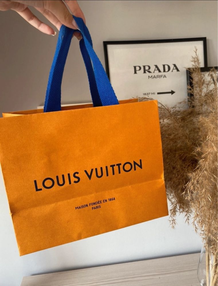 Papierowa torba po zakupach Louis Vuitton
