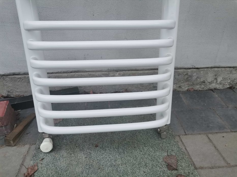 Grzejnik łazienkowy biały