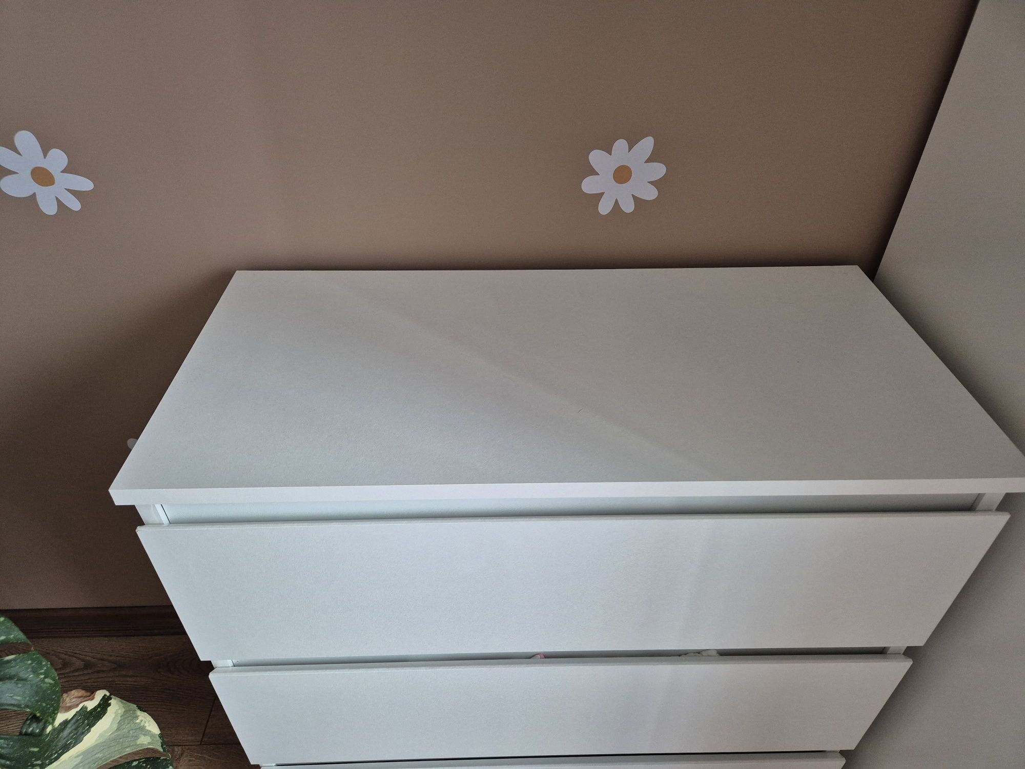 Biała komoda 3 szuflady Meblomaster do pokoju dziecięcego