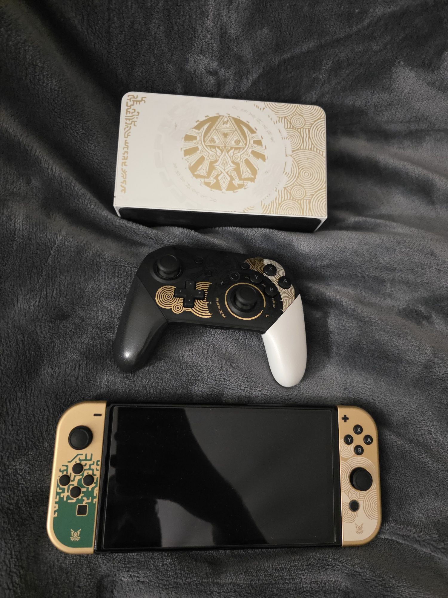 Nintendo Switch OLED Special Edition TotK + Pro Controller TotK