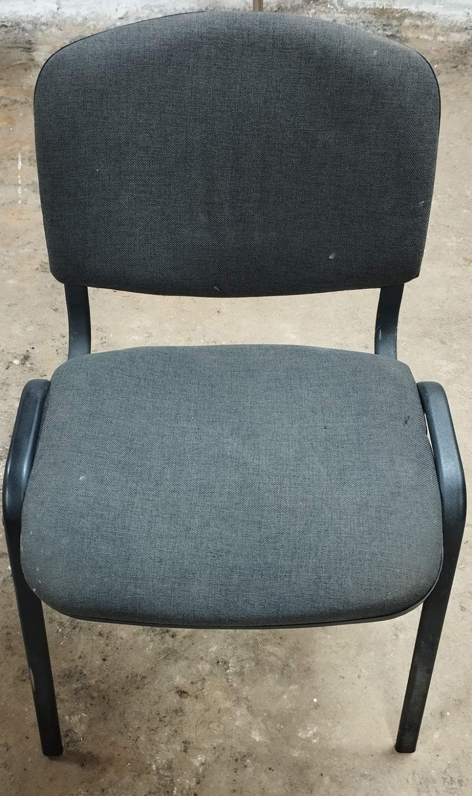 Продам офісні стільці та крісла