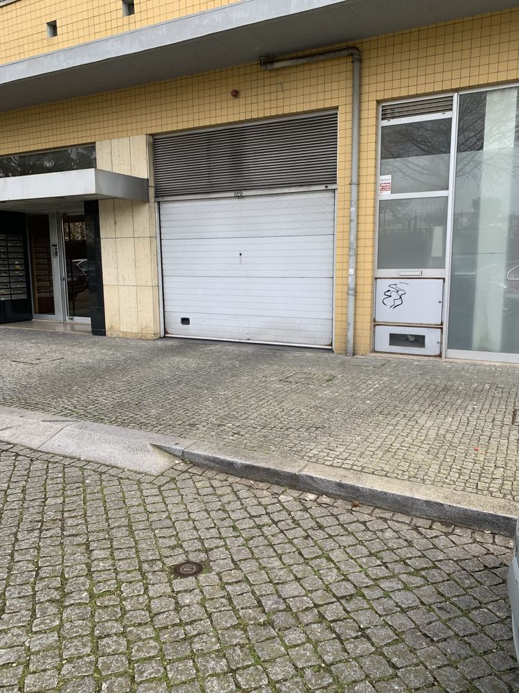 2 lugares de garagem  com 27 m2