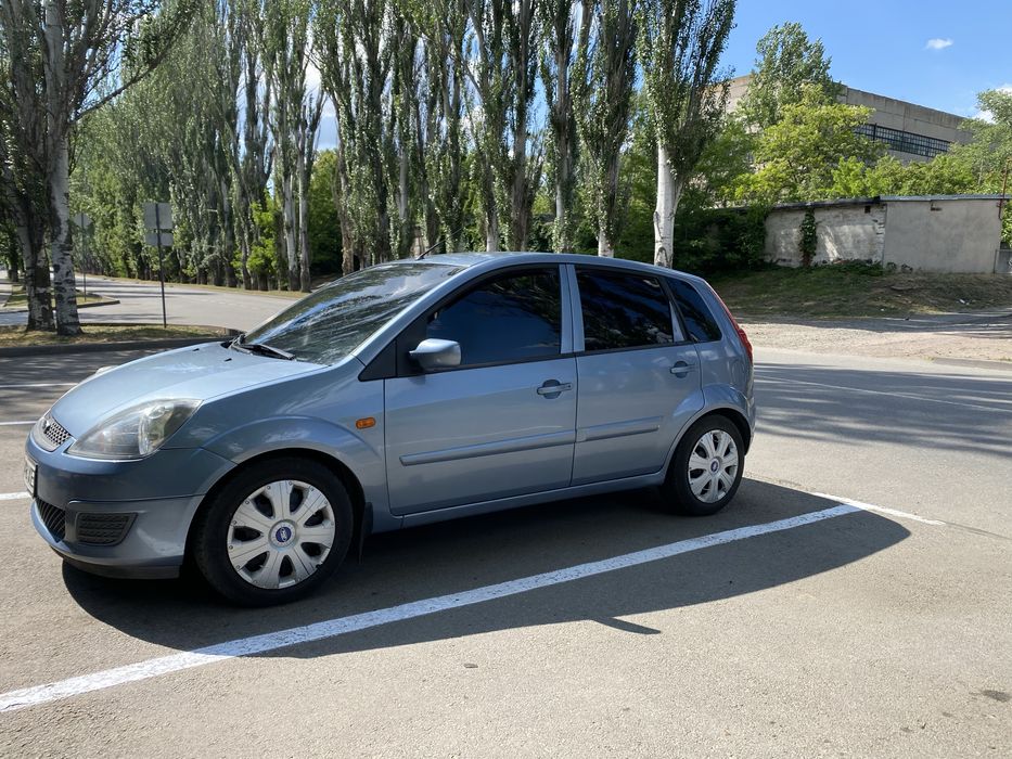 Срочно Ford Fiesta 1.2 газ