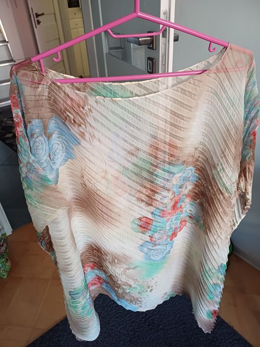 Zwiewna narzutka plażowa plisowana r. 40,42,44