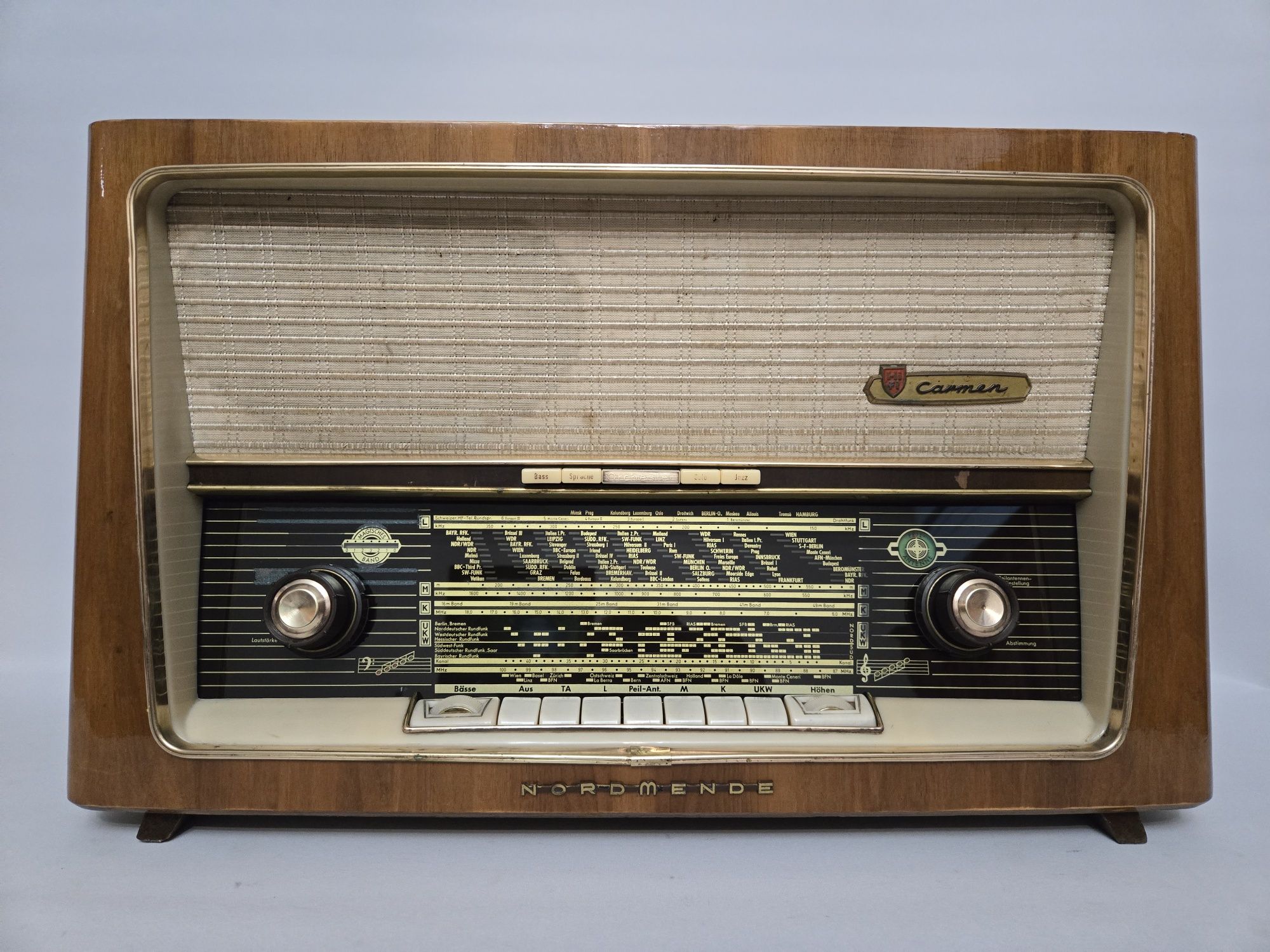 Rádio antigo reparado Nordmende
