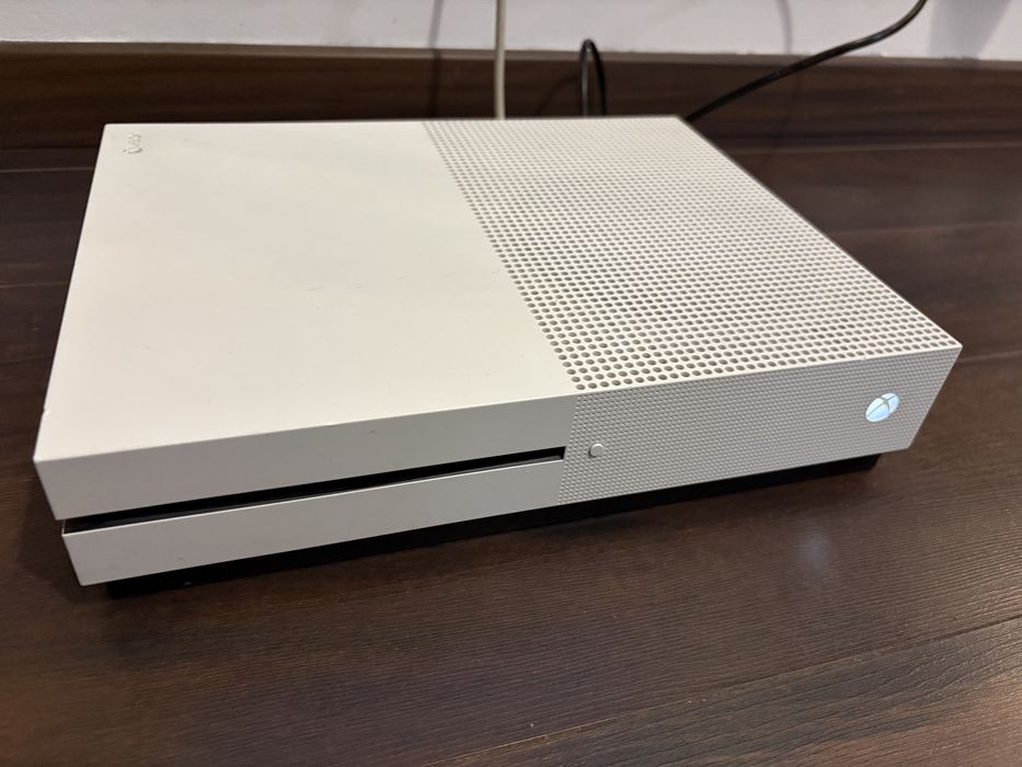 Konsola xbox one s 1TB + pad POWERA Enhanced Spectra