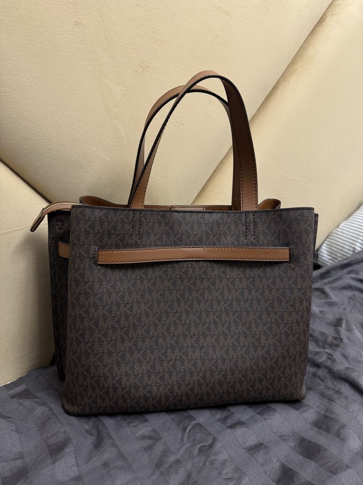 Брендова шкіряна сумка Michael Kors