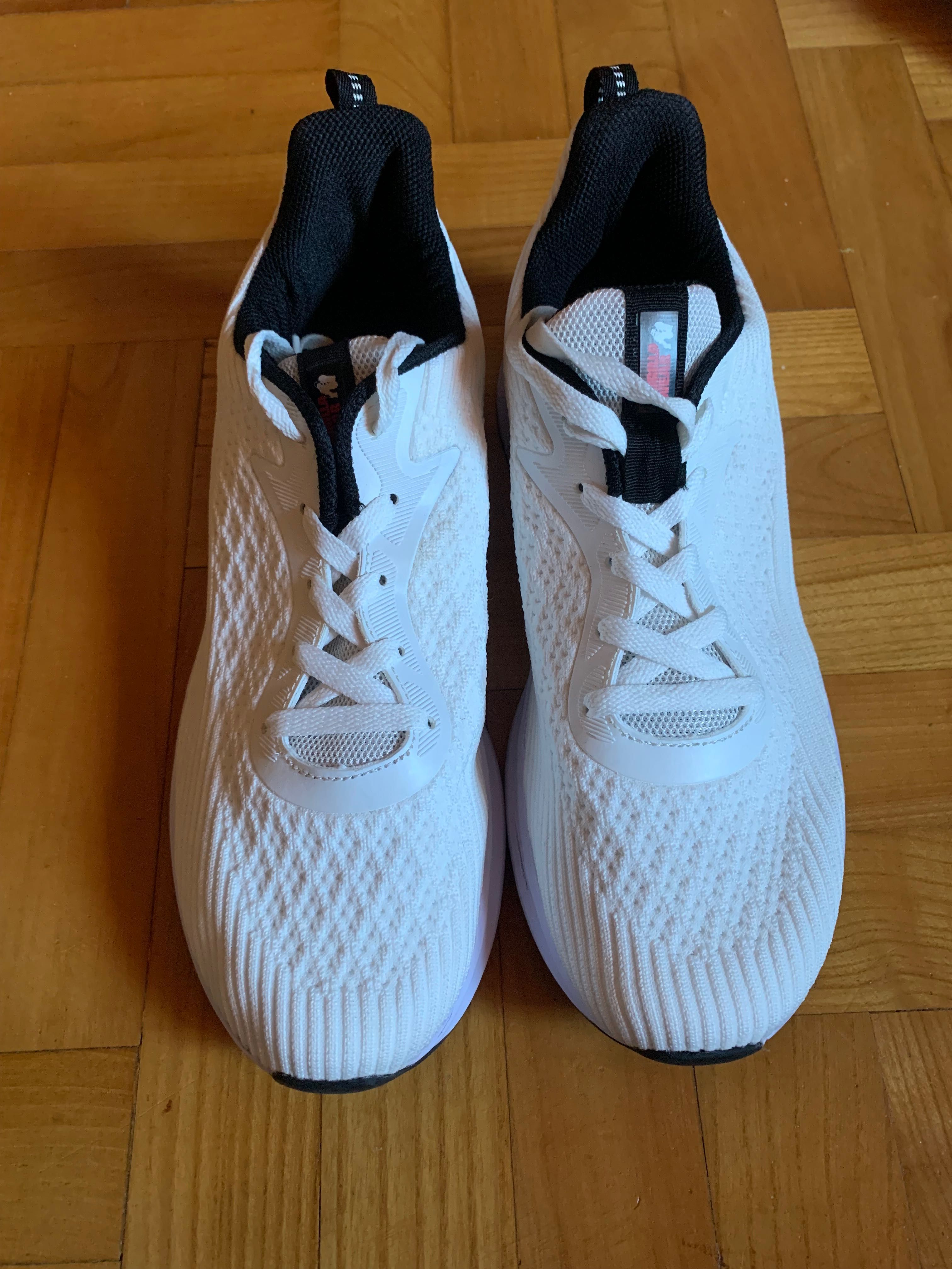 Milton Training Shoes - białe buty treningowe